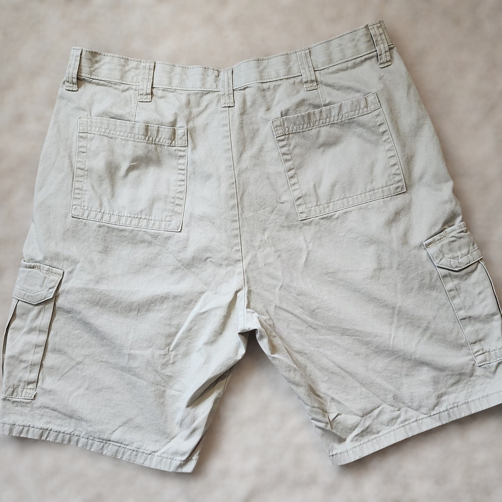 ​Wrangler Authentic Issue Men's Khaki Cargo Shorts - 100% Cotton - Size 38 - Picture 4 of 10
